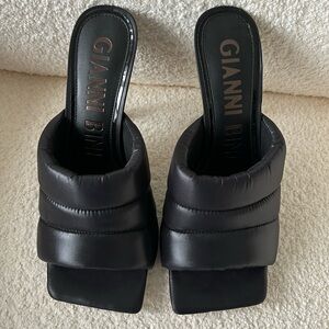 Gianni Bini | Zimmie Puffer Mule. Size 10M